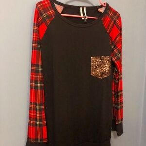 Thin sweater with plaid details